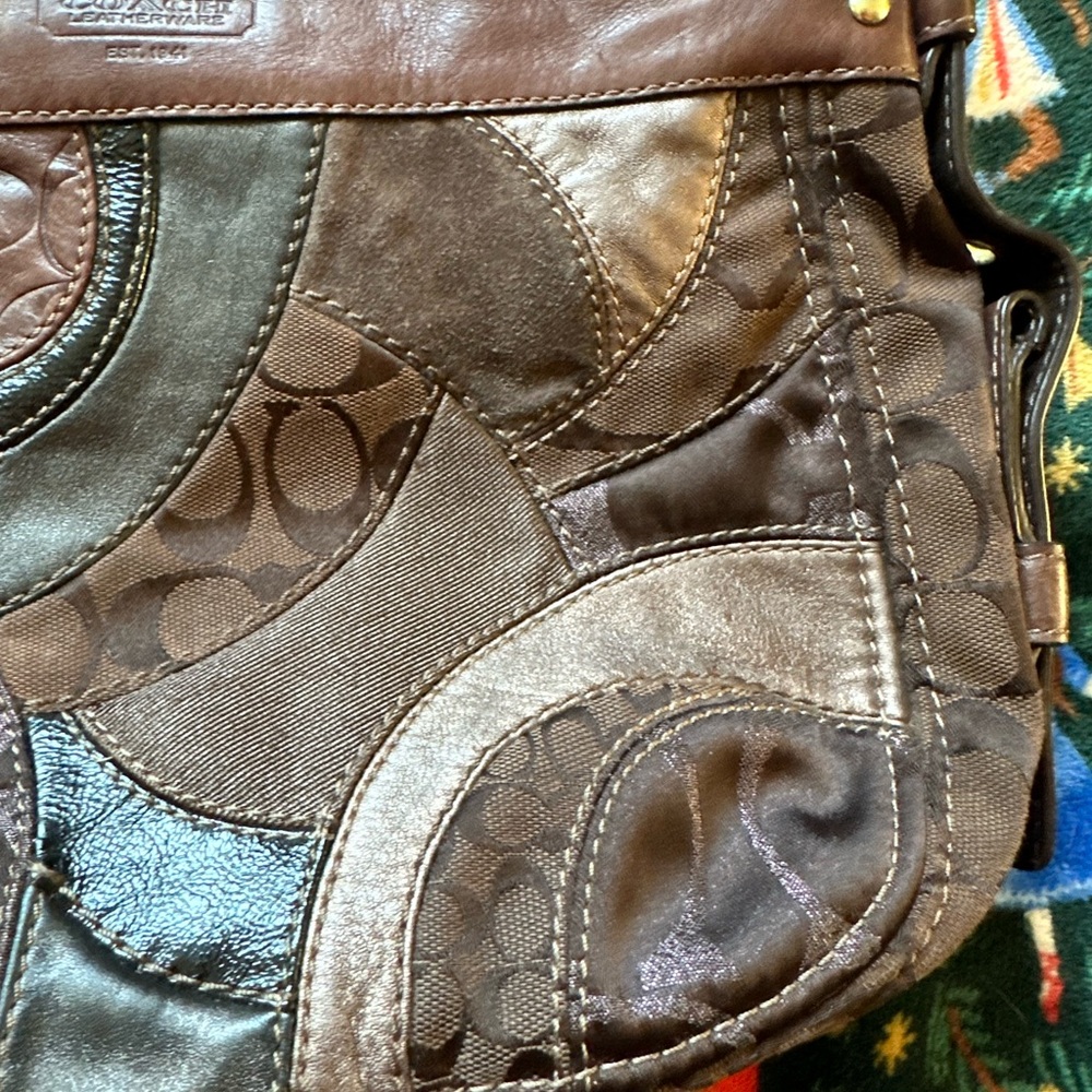 Coach Zoe Patchwork Brown Shoulder Bag - Picture 4 of 12